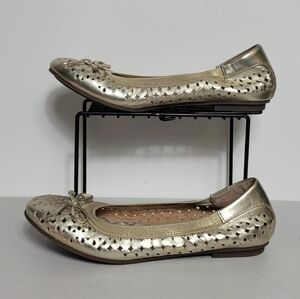 Vionic Gold Ballerina flats with bow womens Size 6